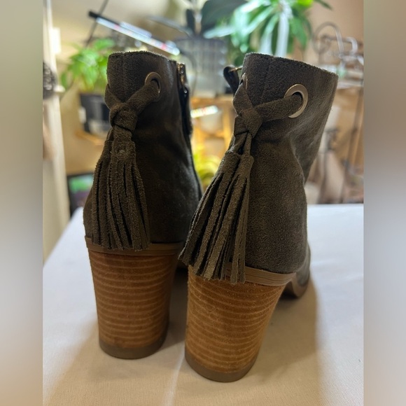 🔴Dr scholls olive green suede look bootie size 6M - Picture 3 of 5